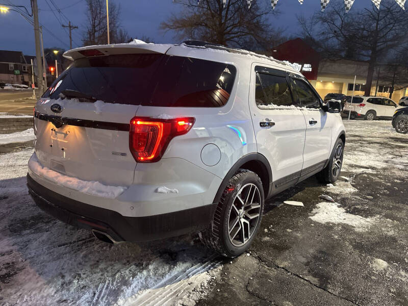 2017 Ford Explorer Sport