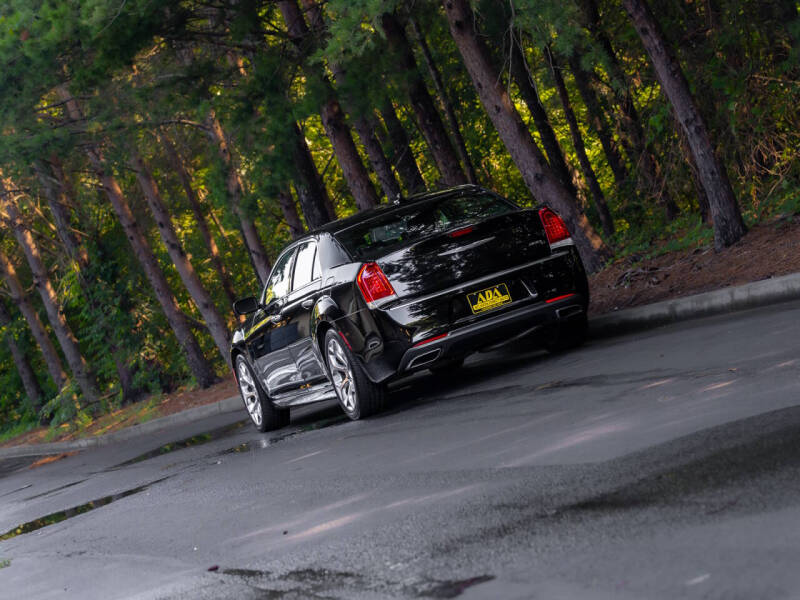 2016 Chrysler 300 C Platinum