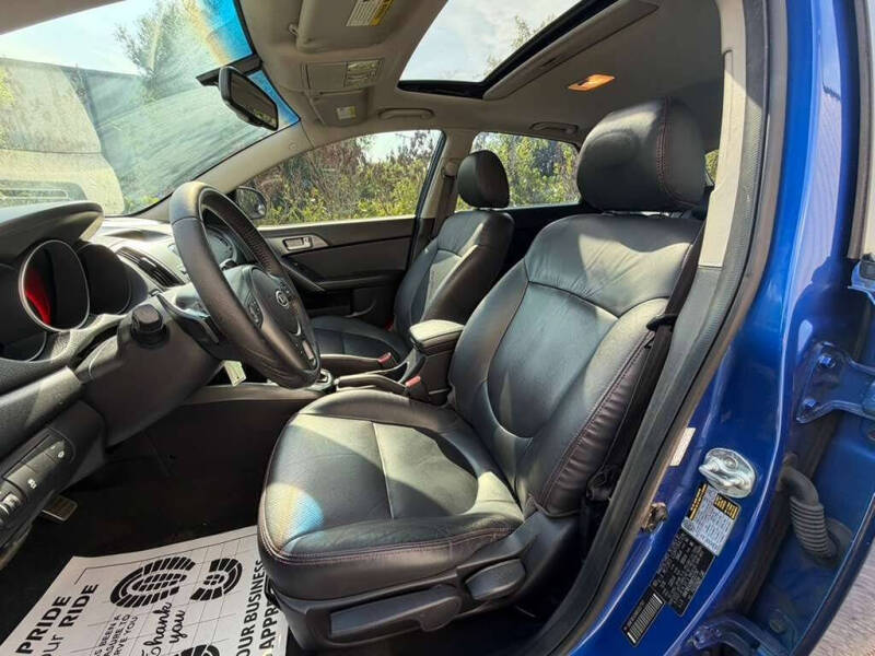 2011 Kia Forte5 SX
