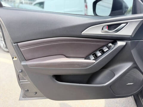 2018 Mazda MAZDA3 Touring