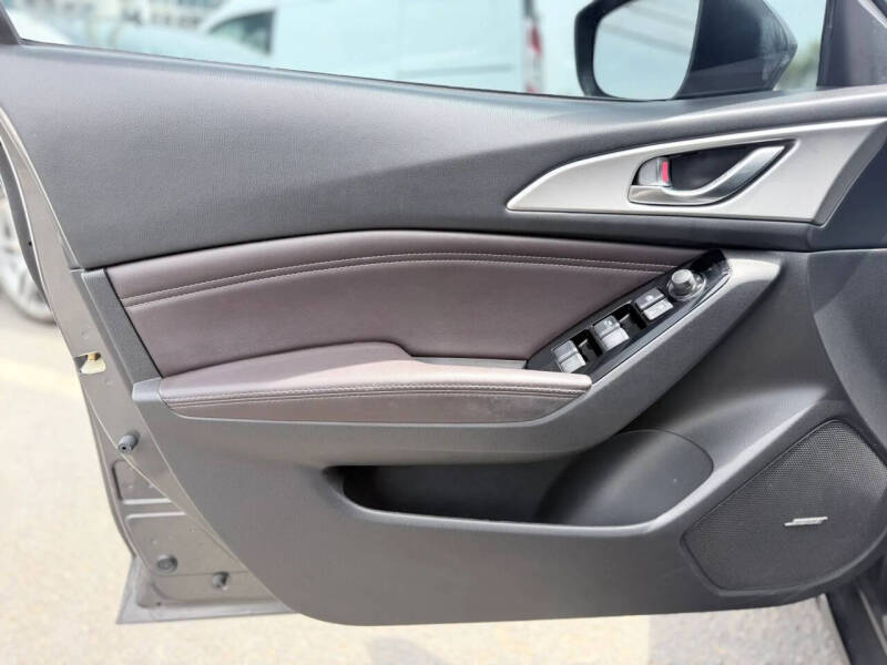 2018 Mazda MAZDA3 Touring