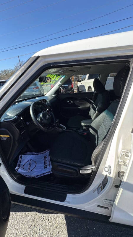 2016 Kia Soul +