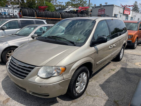 2007 Chrysler Town and Country for sale at Fulton Used Cars in Hempstead NY