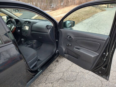 2019 Nissan Versa S Plus