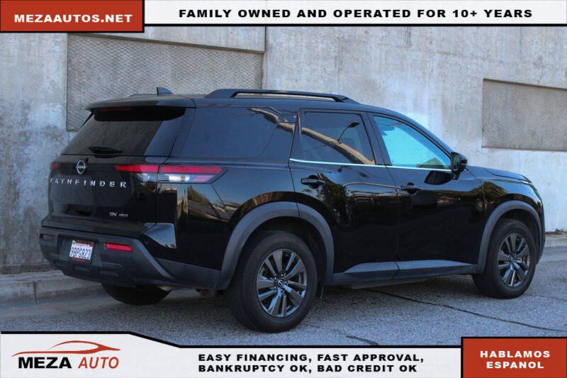 2022 Nissan Pathfinder SV