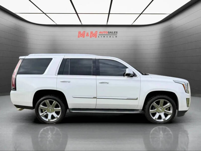 2016 Cadillac Escalade Luxury Collection