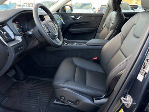 2025 Volvo XC60 T8 Core Dark Theme