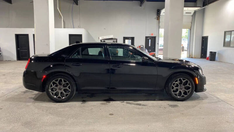 2018 Chrysler 300 S