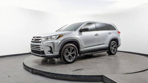 2019 Toyota Highlander LE