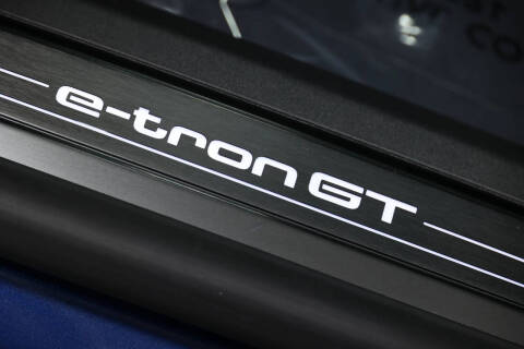 2024 Audi e-tron GT quattro Premium Plus