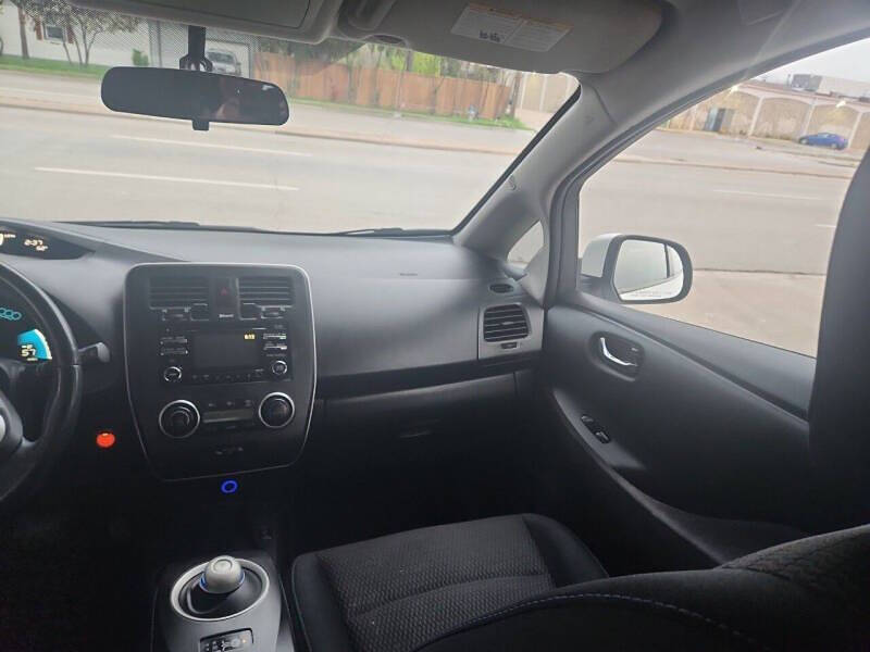 2014 Nissan LEAF SV