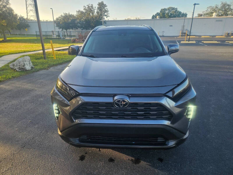 2021 Toyota RAV4 XLE photo 8