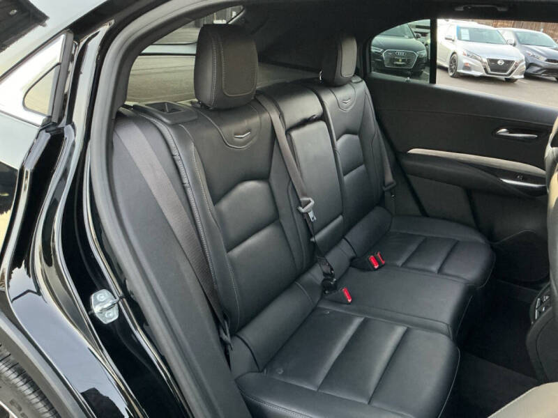 2024 Cadillac XT4 Premium Luxury