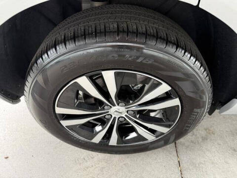 2024 Volvo XC60 B5 Core Dark Theme