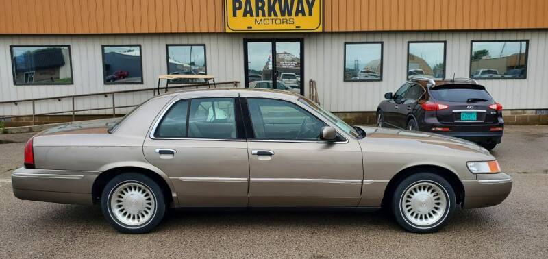 2001 Mercury Grand Marquis for sale at Parkway Motors in Springfield IL