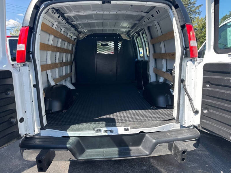 2022 Chevrolet Express 2500