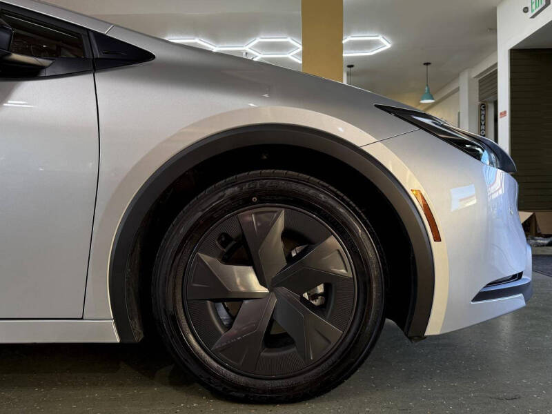 2024 Toyota Prius LE