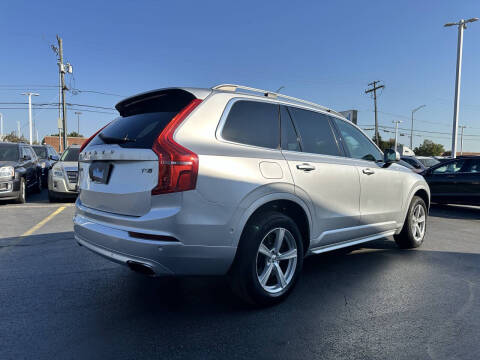 2016 Volvo XC90 T5 Momentum