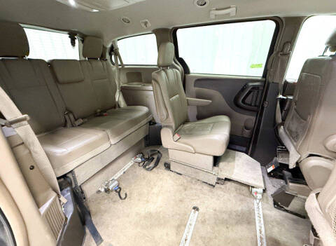 2016 Chrysler Town and Country Touring