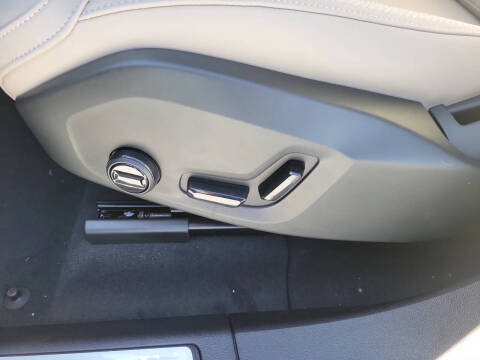 2026 Volvo XC60 T8 Plus