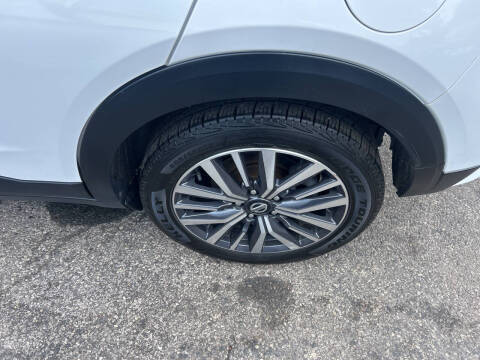 2021 Nissan Kicks SR