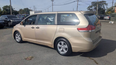 2014 Toyota Sienna L 7-Passenger