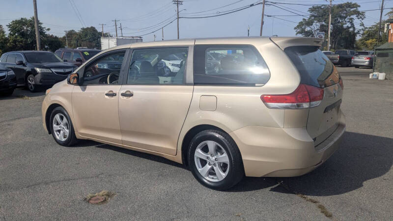 2014 Toyota Sienna L 7-Passenger