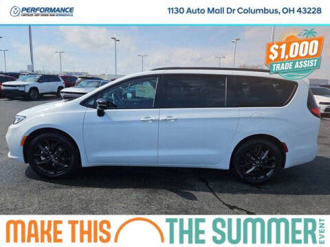 2026 Chrysler Pacifica Select