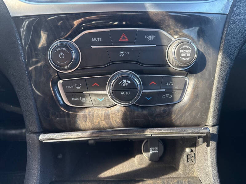 2019 Chrysler 300 Limited