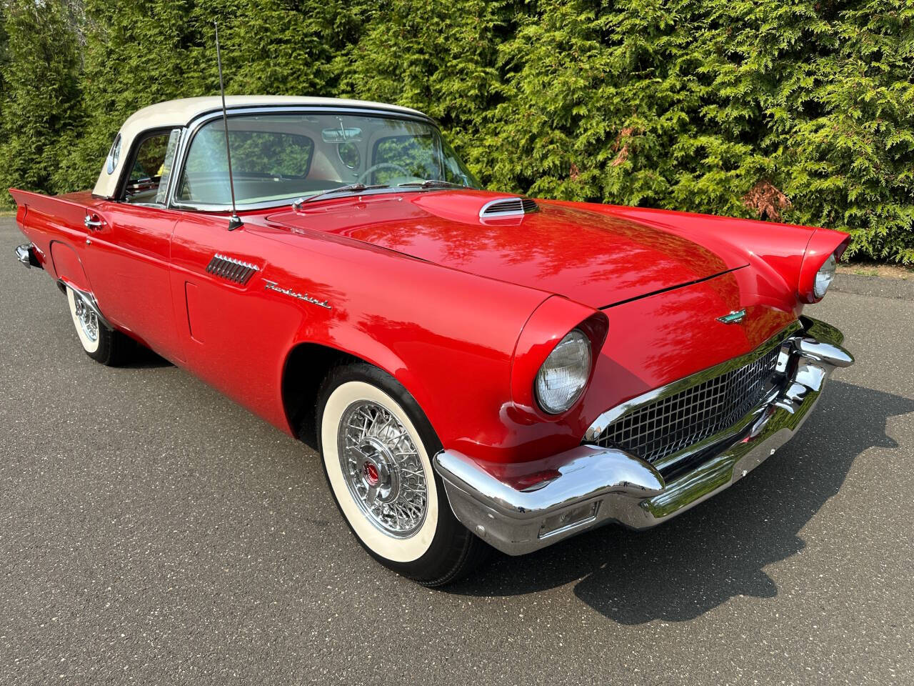 1957 Ford Thunderbird 9