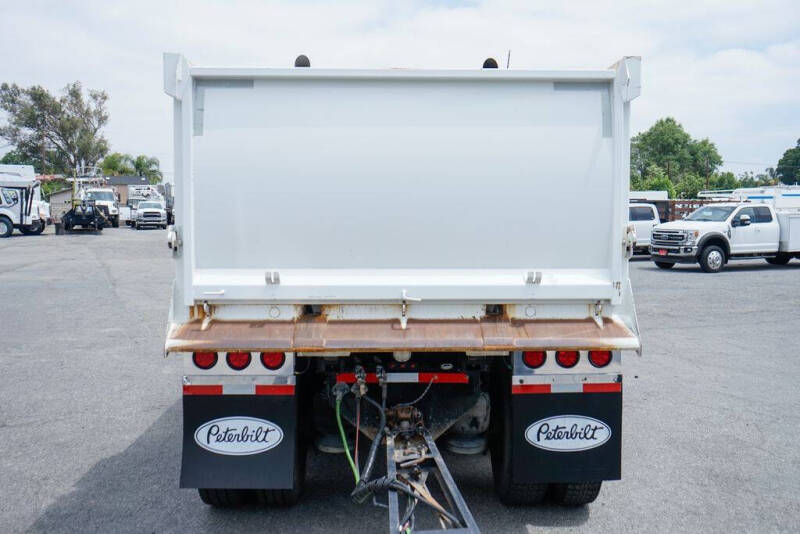 2020 Peterbilt 389