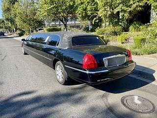 2006 Lincoln Town Car for sale at Evans Auto Brokerage & Sales in Thousand Oaks, CA