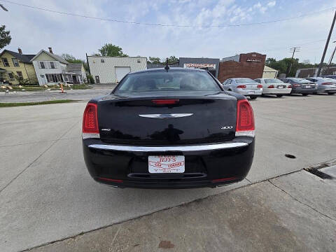 2016 Chrysler 300