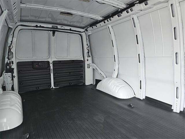 2025 Chevrolet Express 3500