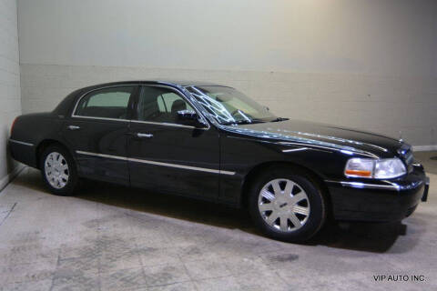 2005 Lincoln Town Car Signature Limited