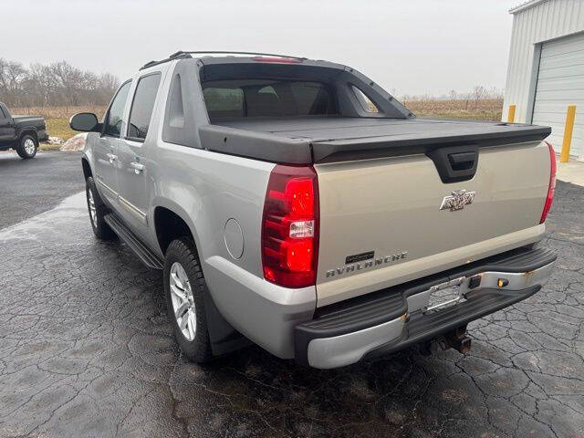 2011 Chevrolet Avalanche LS