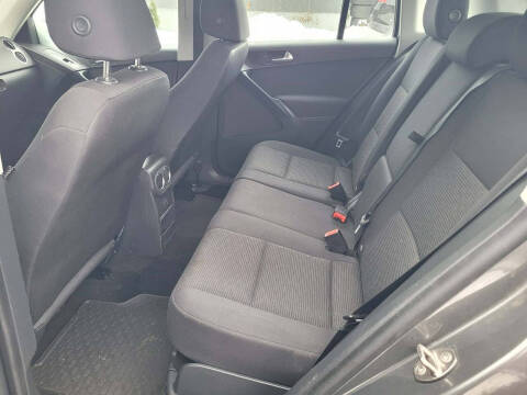 2017 Volkswagen Tiguan 2.0T Limited S 4Motion