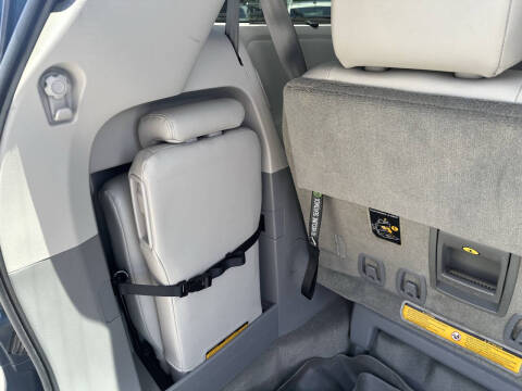 2012 Toyota Sienna XLE 8-Passenger