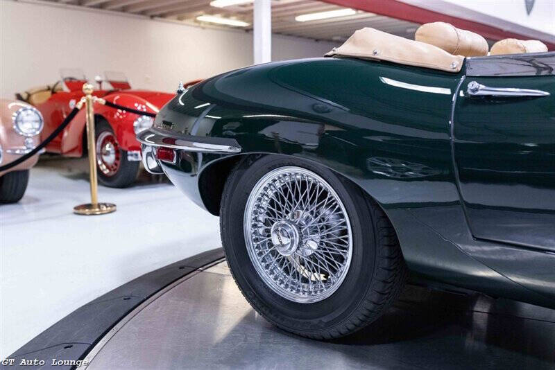 1970 Jaguar E-Type 36
