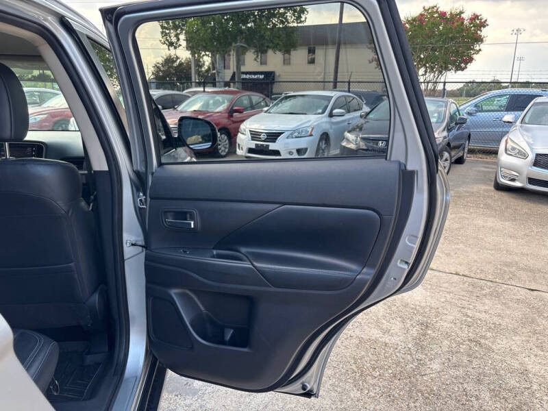 2019 Mitsubishi Outlander SE