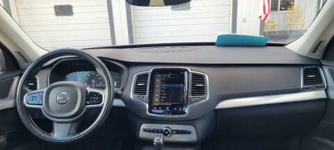 2017 Volvo XC90 T5 Momentum
