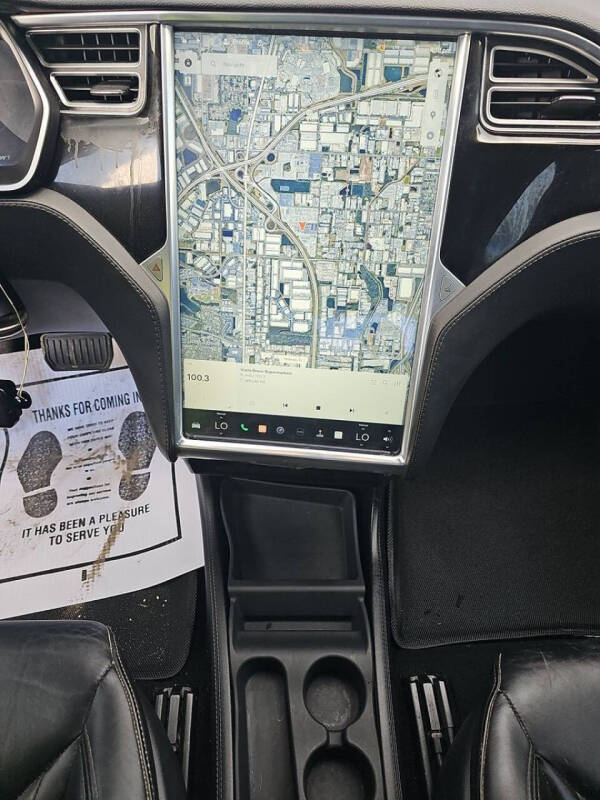 2015 Tesla Model S 70D