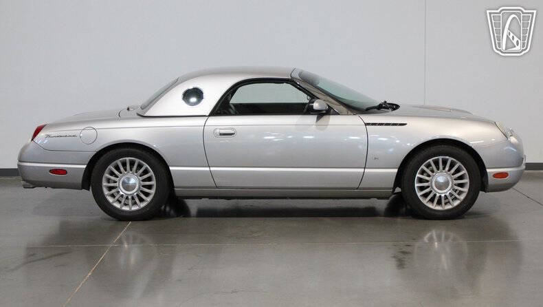 2004 Ford Thunderbird Deluxe