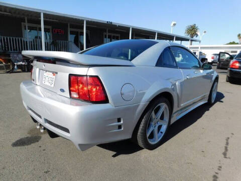 2004 Ford Mustang GT Deluxe