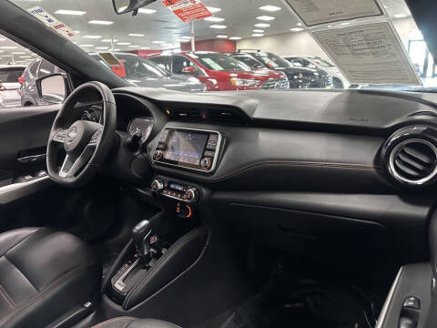 2020 Nissan Kicks SR