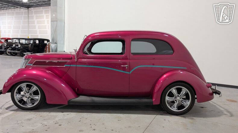 1937 Ford Tudor