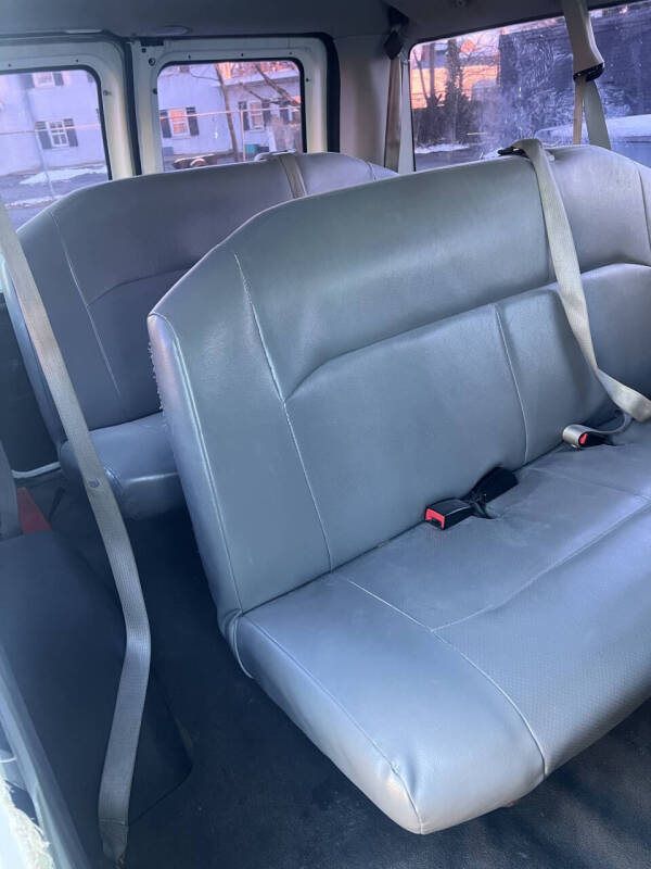 2011 Ford E-Series E-150 XLT