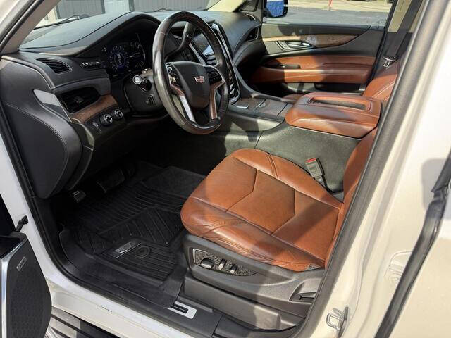 2019 Cadillac Escalade Luxury