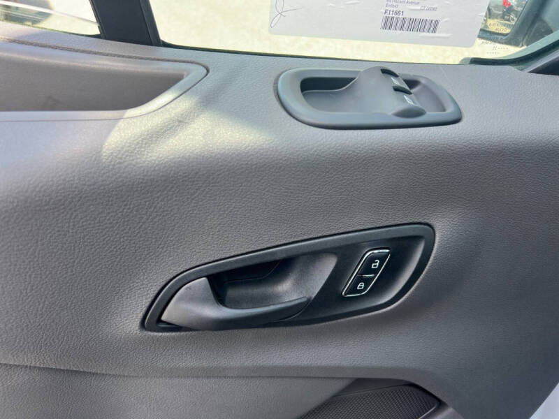 2025 Ford Transit 250