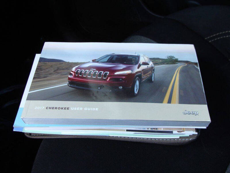 2017 Jeep Cherokee Sport